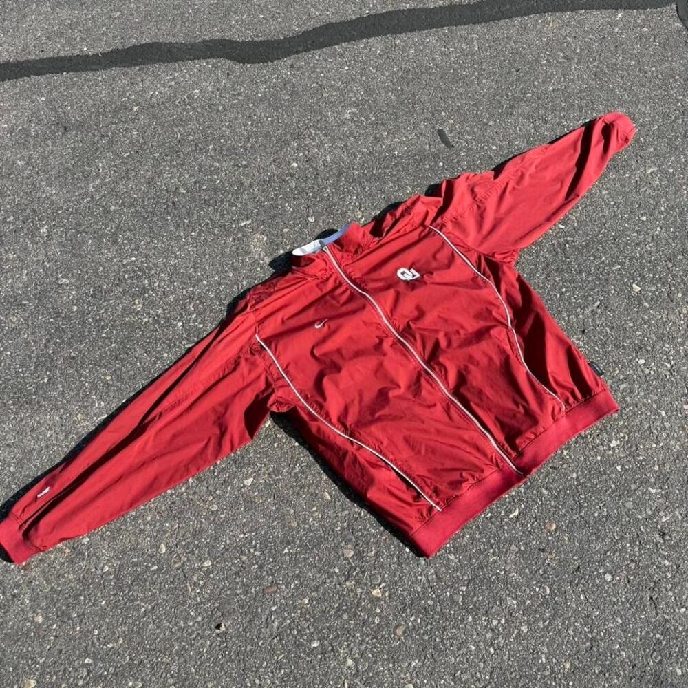 Red and white Oklahoma University vintage Nike windbreaker size XL